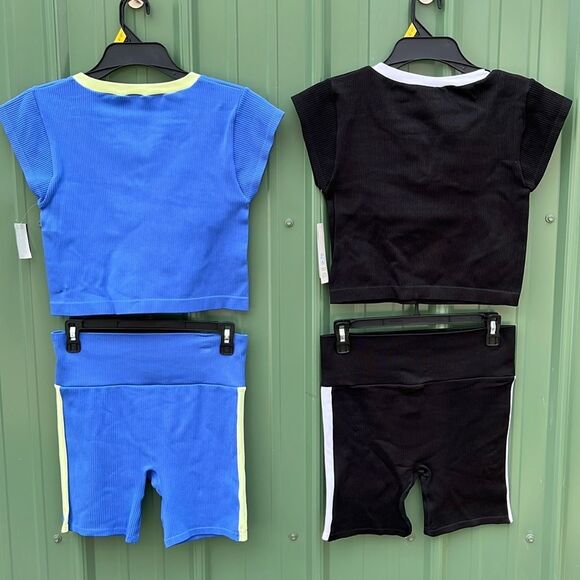 Seamless Crop Top & High-Rise Biker Shorts Graphic 2-Piece Set 2-Pack Size L - Picture 2 of 10